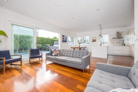 Photo of property in 16 Warwick Street, Morningside, Auckland, 1022