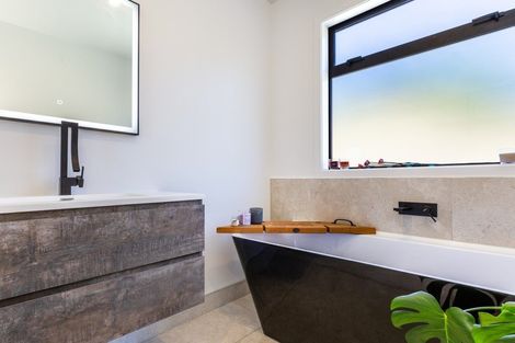 Photo of property in 21 Ramsay Drive, Acacia Bay, Taupo, 3385