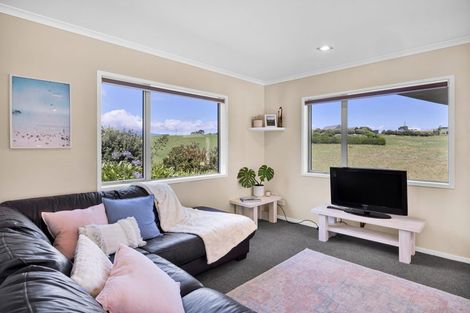 Photo of property in 40 Hobart Drive, Spotswood, New Plymouth, 4310