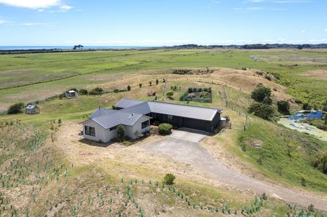 Photo of property in 161 Harakeke Road, Te Horo, Otaki, 5581