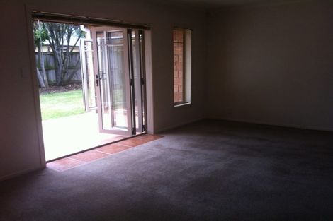 Photo of property in 5 Shankill Place, East Tamaki, Auckland, 2013