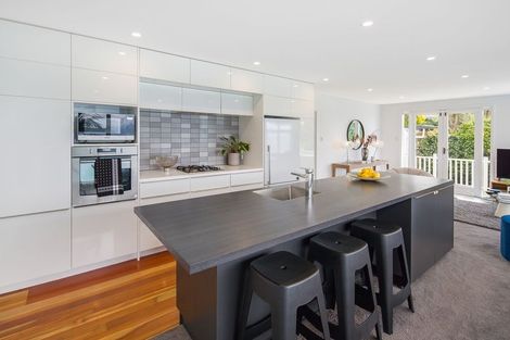 Photo of property in 21 Thane Road, Roseneath, Wellington, 6011