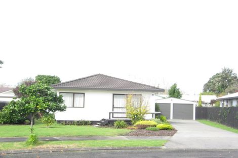 Photo of property in 40 Darren Crescent, Half Moon Bay, Auckland, 2012