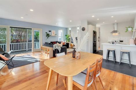 Photo of property in 48 Sylvan Crescent, Te Atatu South, Auckland, 0610