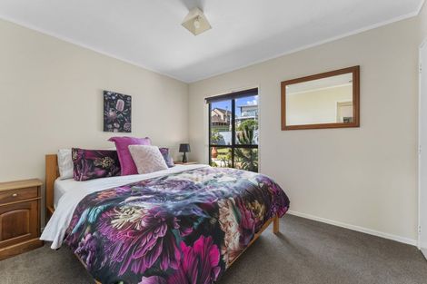 Photo of property in 37 Pigeon Mountain Road, Half Moon Bay, Auckland, 2012