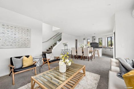 Photo of property in 20a Parramatta Place, Botany Downs, Auckland, 2010