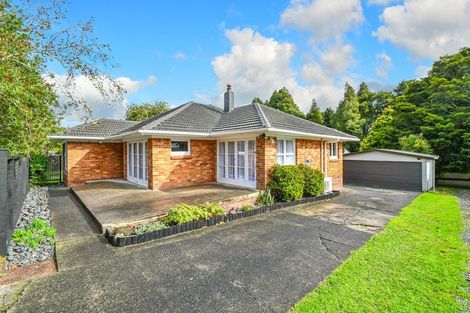 Photo of property in 18 Walpole Avenue, Hillpark, Auckland, 2102