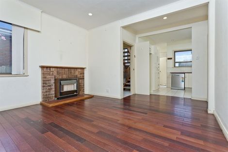 Photo of property in 15 Westwell Road, Belmont, Auckland, 0622