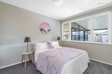 Photo of property in 4 Braeburn Place, Takanini, 2112