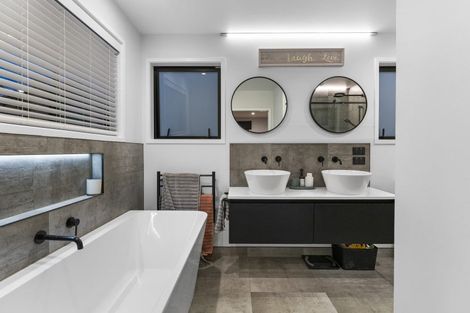 Photo of property in 47 Awatira Drive, Papamoa Beach, Papamoa, 3118