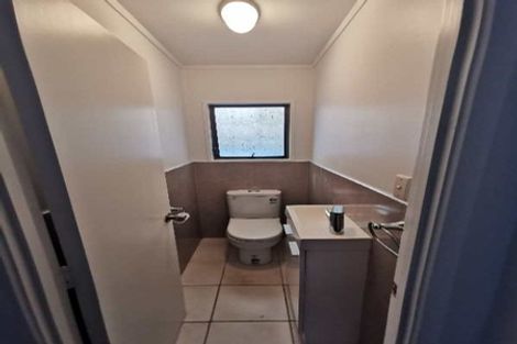 Photo of property in 81 College Road, Northcote, Auckland, 0627