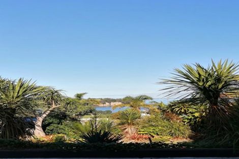 Photo of property in 977 Whangaparaoa Road, Tindalls Beach, Whangaparaoa, 0930