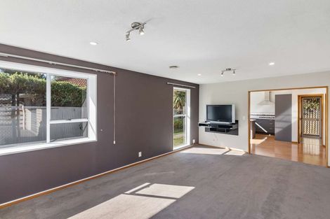 Photo of property in 2/20 Sawyers Arms Road, Northcote, Christchurch, 8052