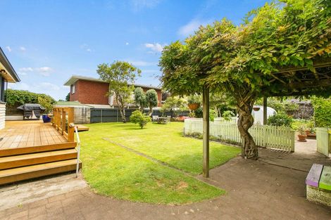 Photo of property in 10 Hoyle Place, New Plymouth, 4310