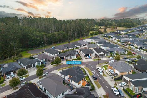 Photo of property in 5 Konoba Avenue, Kumeu, 0810