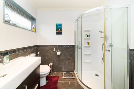 Photo of property in 104 Roberts Line, Kelvin Grove, Palmerston North, 4414