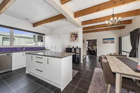 Photo of property in 8 Morrow Avenue, St Andrews, Hamilton, 3200