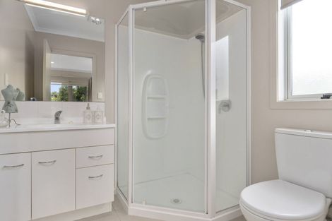 Photo of property in 19 Bridgewater Way, Pyes Pa, Tauranga, 3112