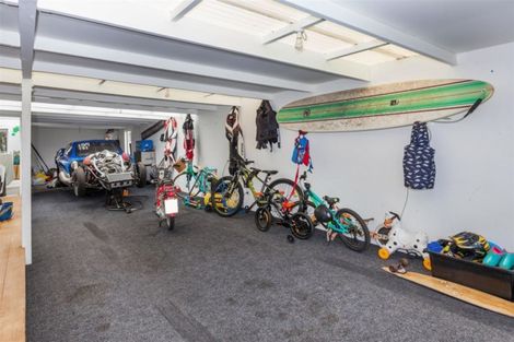 Photo of property in 217 Ocean Road, Whangamata, 3620