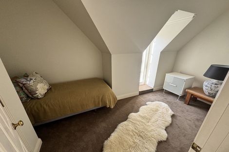 Photo of property in 14 Roslyn Road, Bluff Hill, Napier, 4110