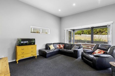 Photo of property in 12 Botany Lane, Whitby, Porirua, 5024