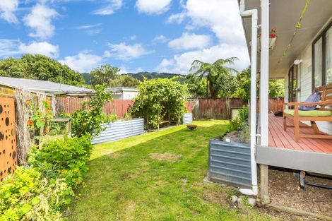 Photo of property in 2/25 Memphis Grove, Totara Park, Upper Hutt, 5018