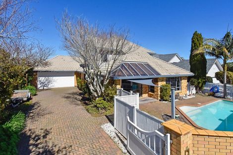 Photo of property in 25 Reynard Terrace, Conifer Grove, Takanini, 2112