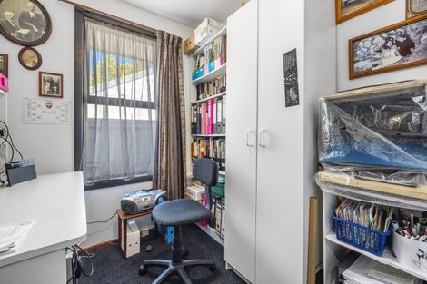 Photo of property in 15 Resolution Place, Bryndwr, Christchurch, 8053