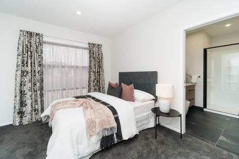 Photo of property in 44 Vaucluse Heights, Fitzherbert, Palmerston North, 4410