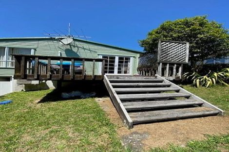Photo of property in 37 Ranui Terrace, Tawa, Wellington, 5028