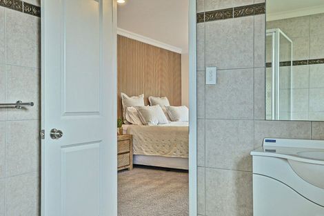 Photo of property in 15 Pinotage Drive, Greenmeadows, Napier, 4112