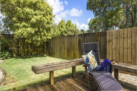 Photo of property in 2/3 Caribbean Drive, Unsworth Heights, Auckland, 0632