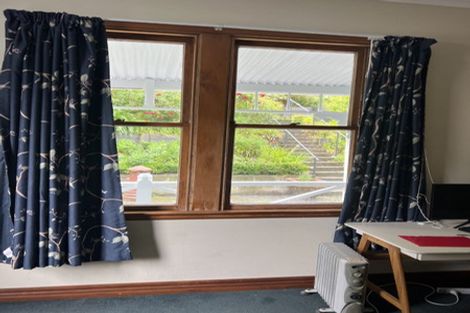 Photo of property in 135 Kelburn Parade, Kelburn, Wellington, 6012