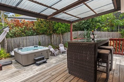 Photo of property in 2/57 Nigel Road, Browns Bay, Auckland, 0630