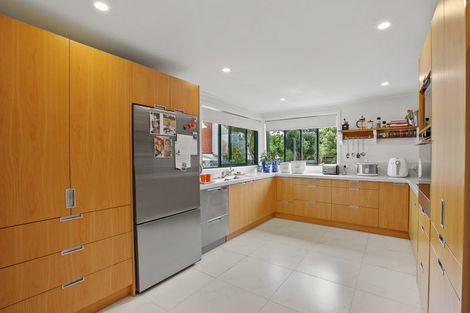 Photo of property in 10 Hoyle Place, New Plymouth, 4310