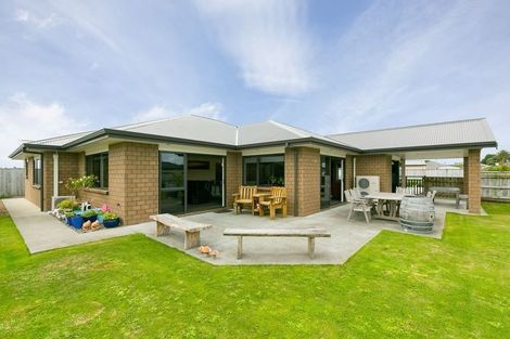 Photo of property in 1 Rawiri Drive, Bell Block, New Plymouth, 4312
