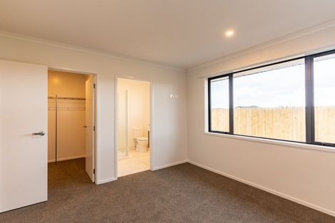 Photo of property in 112 Kaurinui Crescent, One Tree Point, 0118