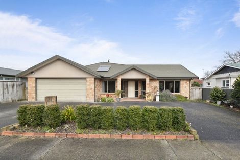 Photo of property in 5 Wilson Street, Bulls, 4818