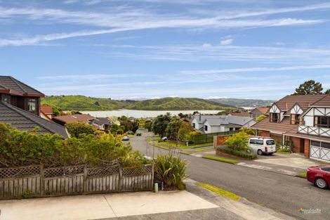Photo of property in 16 Kinnel Grove, Papakowhai, Porirua, 5024