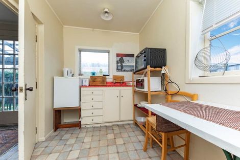 Photo of property in 5 Sherwood Avenue, Te Atatu South, Auckland, 0610