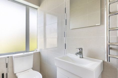 Photo of property in 16 Fielding Crescent, Farm Cove, Auckland, 2012