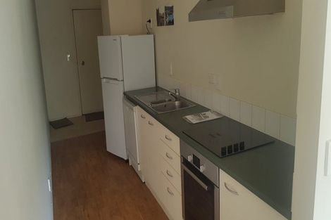 Photo of property in 8 Girton Terrace, Mount Cook, Wellington, 6021