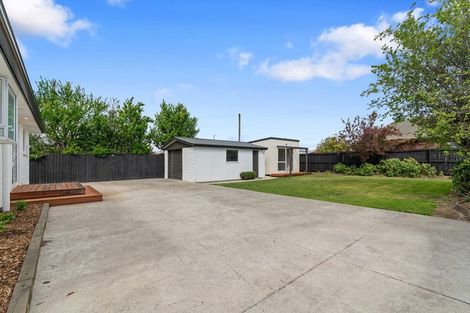 Photo of property in 17 Roberts Road, Hei Hei, Christchurch, 8042