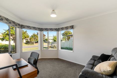 Photo of property in 4 Ashleigh Way, Waikanae Beach, Waikanae, 5036