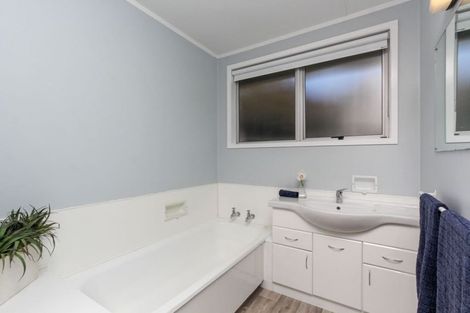 Photo of property in 12 Montana Place, Merrilands, New Plymouth, 4312