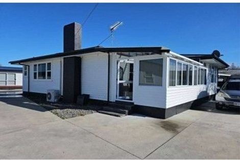 Photo of property in 2 Jeanette Street, Glenview, Hamilton, 3206