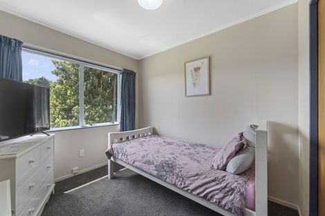 Photo of property in 2 Seagull Place, Whitby, Porirua, 5024