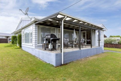 Photo of property in 2 Tamatea Road, Taupo, 3330