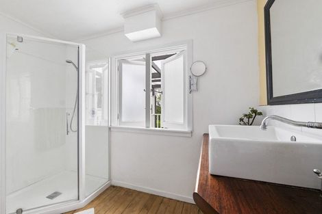 Photo of property in 132 Tukapa Street, Westown, New Plymouth, 4310