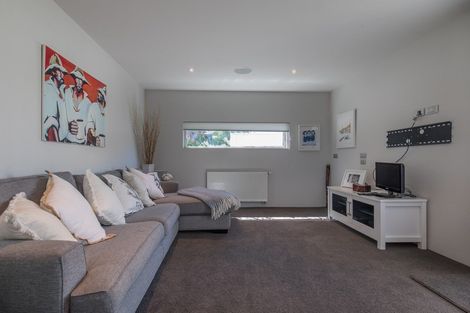 Photo of property in 15 Faulks Terrace, Wanaka, 9305